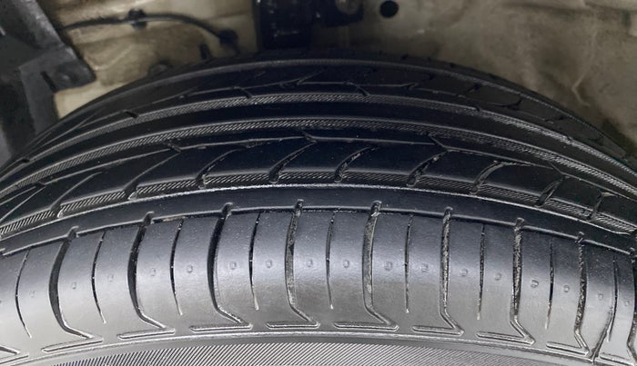 2015 Maruti Swift Dzire ZXI 1.2 BS IV, Petrol, Manual, 94,428 km, Left Front Tyre Tread