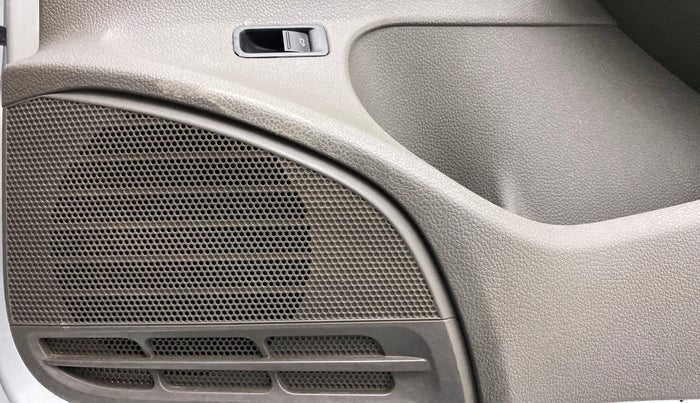 2016 Volkswagen Vento HIGHLINE PETROL, Petrol, Manual, 30,864 km, Speaker