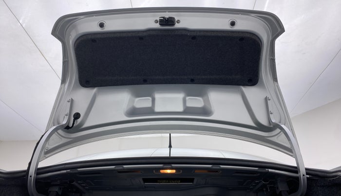 2016 Volkswagen Vento HIGHLINE PETROL, Petrol, Manual, 30,864 km, Boot Door Open