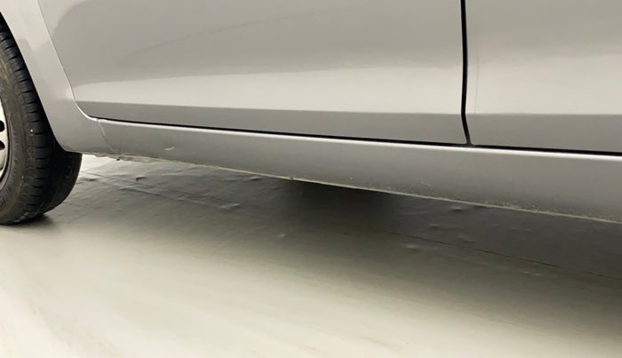 2015 Maruti Swift LXI, CNG, Manual, 58,474 km, Left running board - Slightly dented