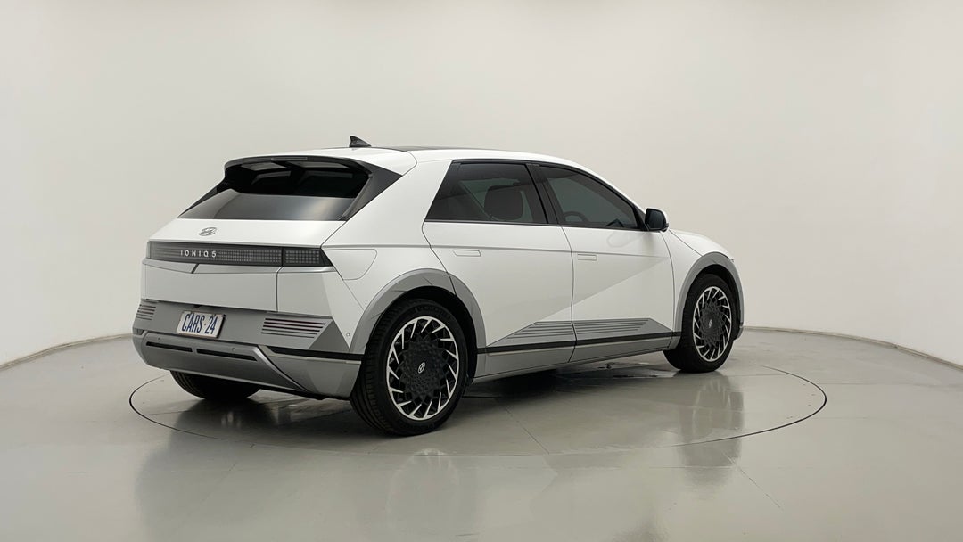 Right Back Diagonal (45- Degree) View