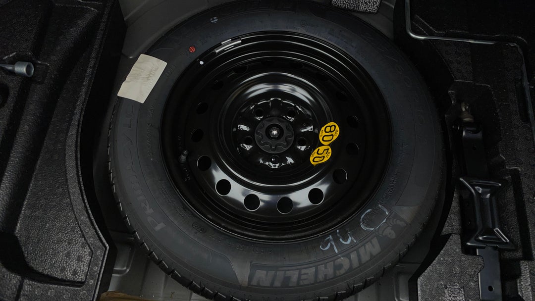 2017 Toyota Camry Rz S.e., Automatic, 72186 km, Spare Wheel