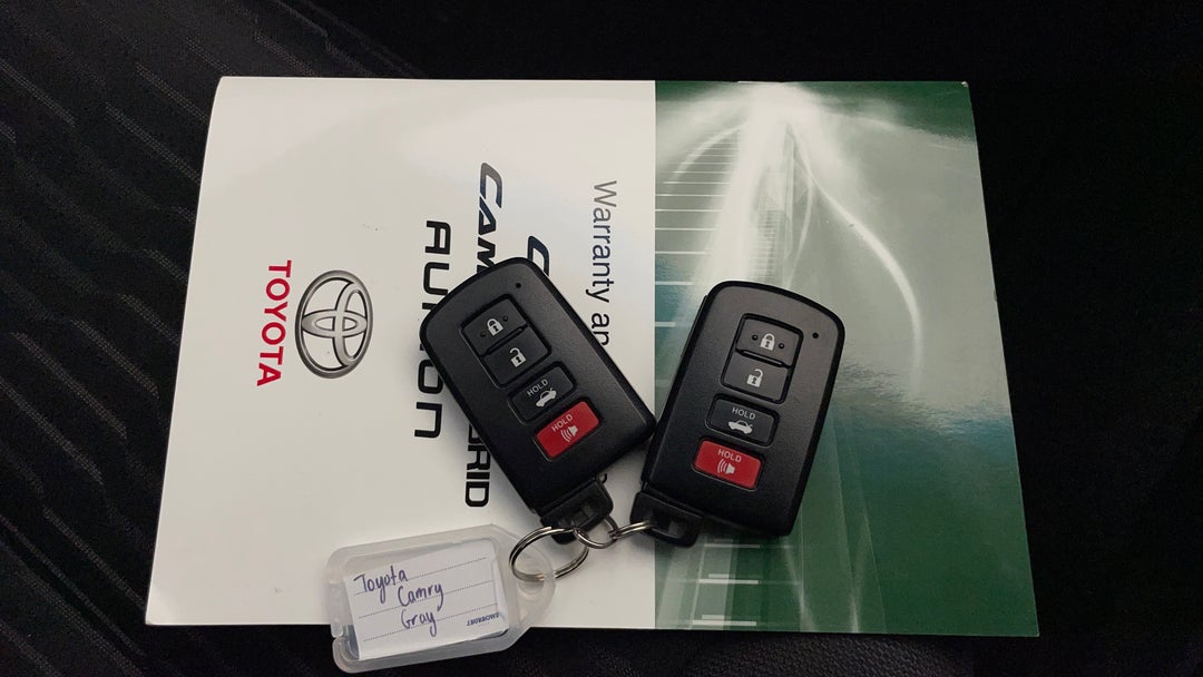 2017 Toyota Camry Rz S.e., Automatic, 72186 km, Key Close-up