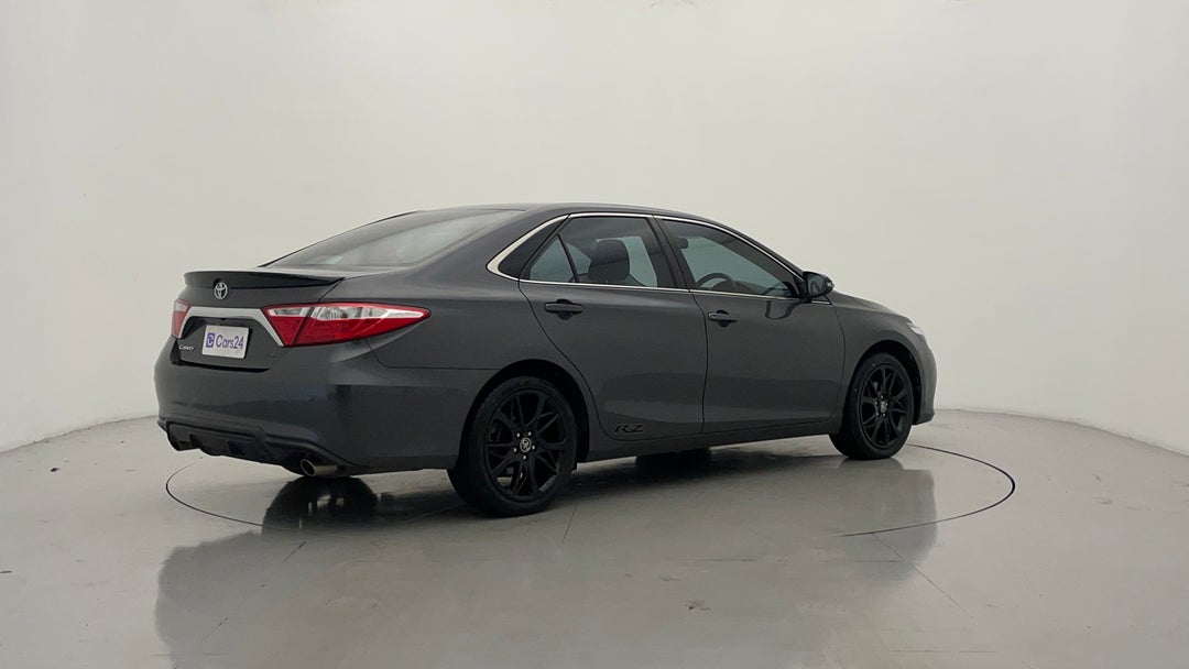 2017 Toyota Camry Rz S.e., Automatic, 72186 km, Right Back Diagonal (45- Degree) View