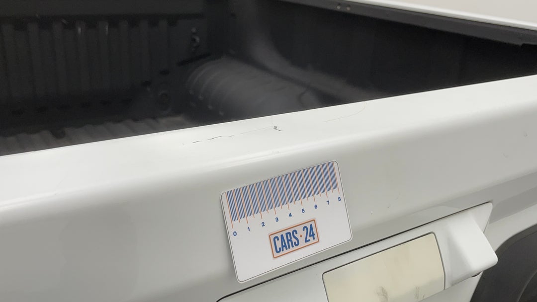 Boot / Tailgate Tailgate Scratch