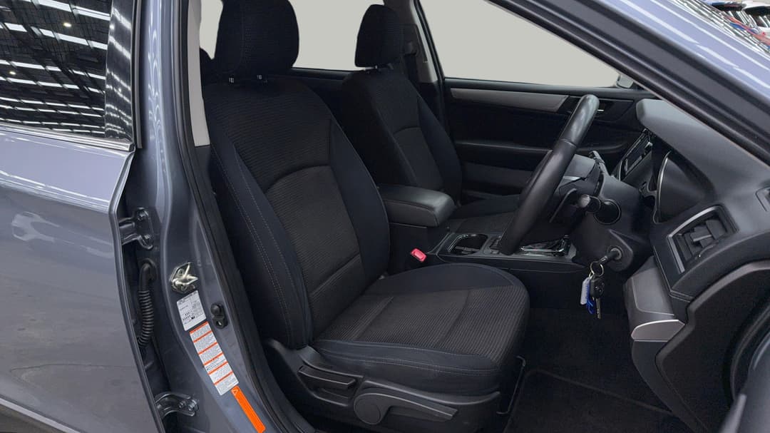 2018 Subaru Outback 2.5i  AWD, Automatic, 143103 km, Right Side Front Door Cabin View
