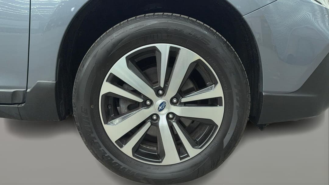 2018 Subaru Outback 2.5i  AWD, Automatic, 143103 km, Right Front Wheel