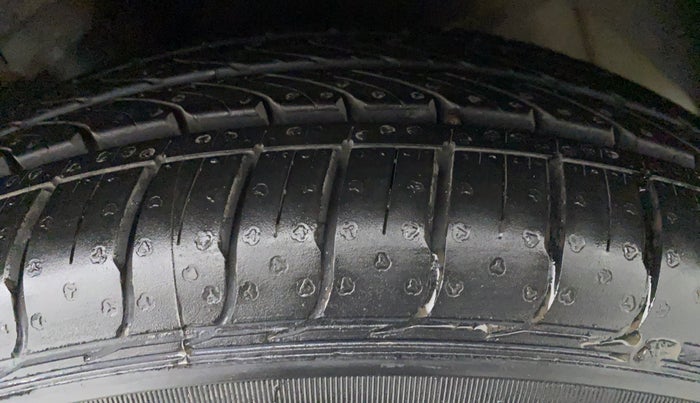 2018 Hyundai Xcent 1.2 S CRDI, Diesel, Manual, 75,540 km, Left Front Tyre Tread