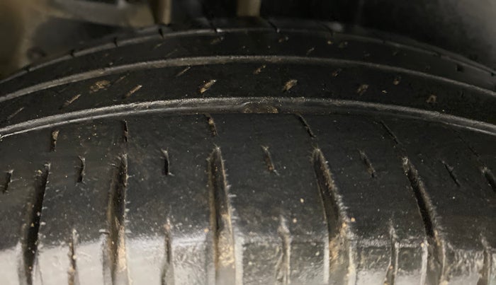 2014 Maruti Ertiga ZDI, Diesel, Manual, 80,779 km, Right Rear Tyre Tread