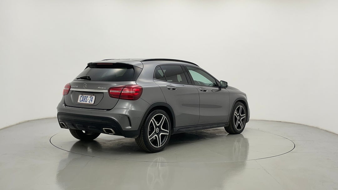 Right Back Diagonal (45- Degree) View