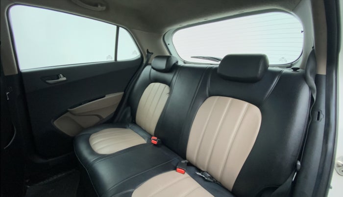 2014 Hyundai Grand i10 ASTA AT 1.2 KAPPA VTVT, Petrol, Automatic, 96,494 km, Right Side Rear Door Cabin