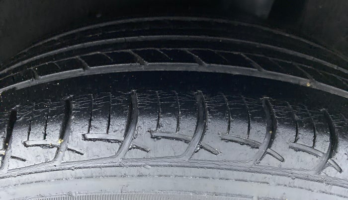 2016 Maruti Baleno SIGMA 1.2 K12, Petrol, Manual, 42,713 km, Left Rear Tyre Tread