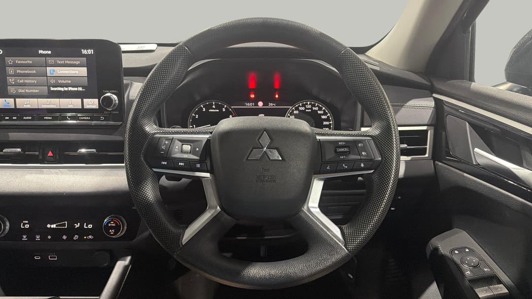 2024 Mitsubishi Outlander Es 7 Seat (2WD), Automatic, 41398 km, Steering Wheel Close-up
