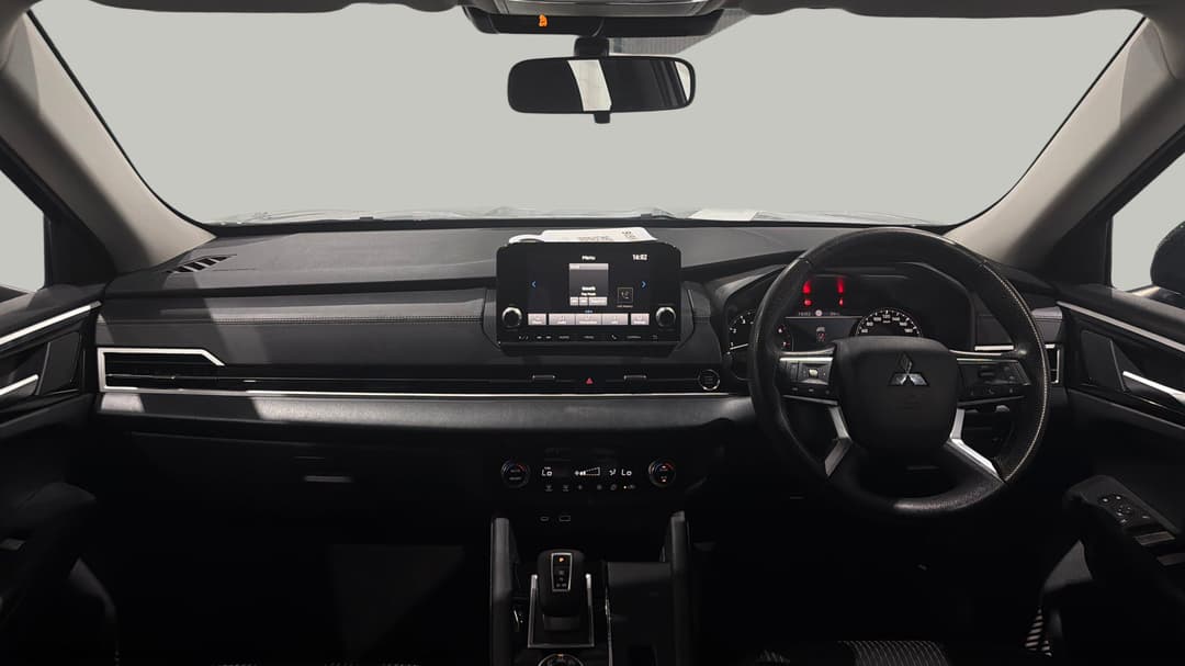 2024 Mitsubishi Outlander Es 7 Seat (2WD), Automatic, 41398 km, Dashboard View