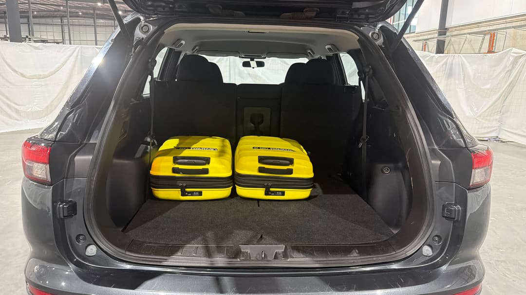 2024 Mitsubishi Outlander Es 7 Seat (2WD), Automatic, 41398 km, Boot Inside View with Luggage
