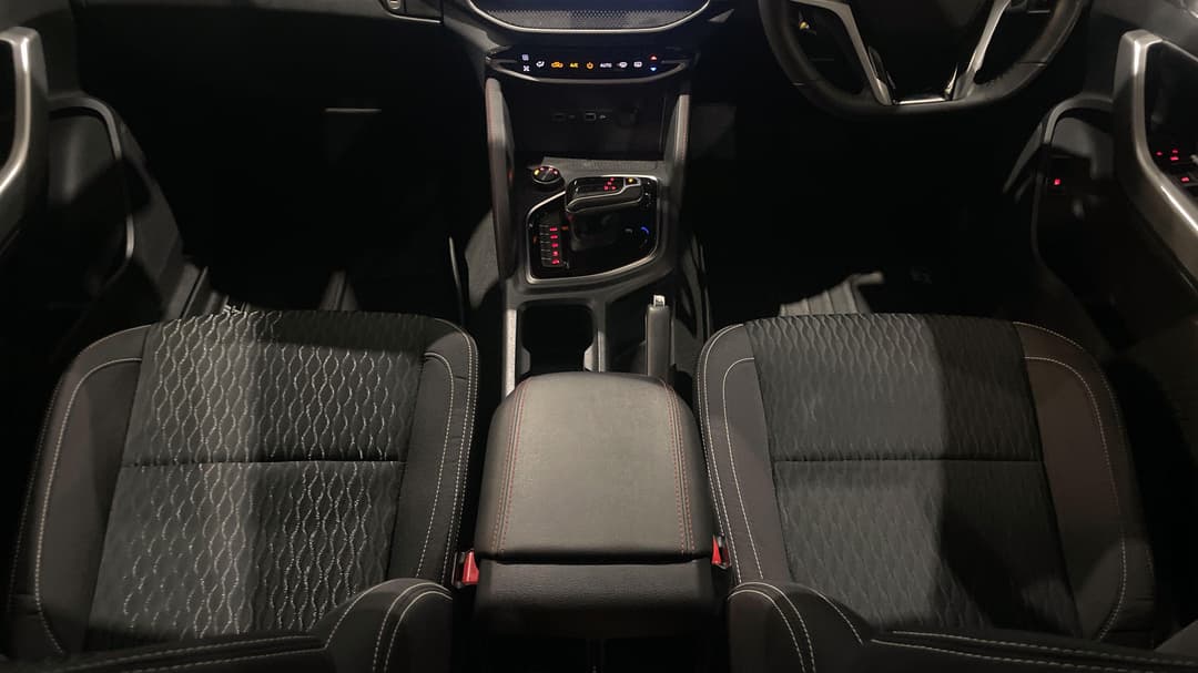 2022 LDV T60 Max Pro (4x4), Automatic, 43736 km, Center Console