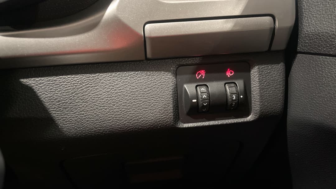 2022 LDV T60 Max Pro (4x4), Automatic, 43736 km, Utility Switches/Buttons
