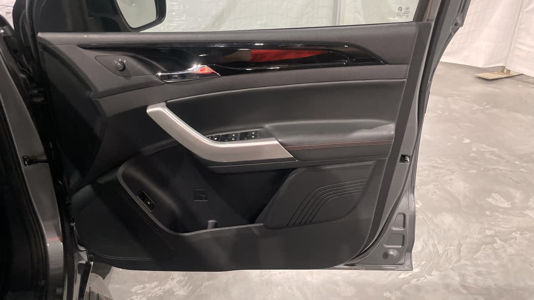2022 LDV T60 Max Pro (4x4), Automatic, 43736 km, Speaker View