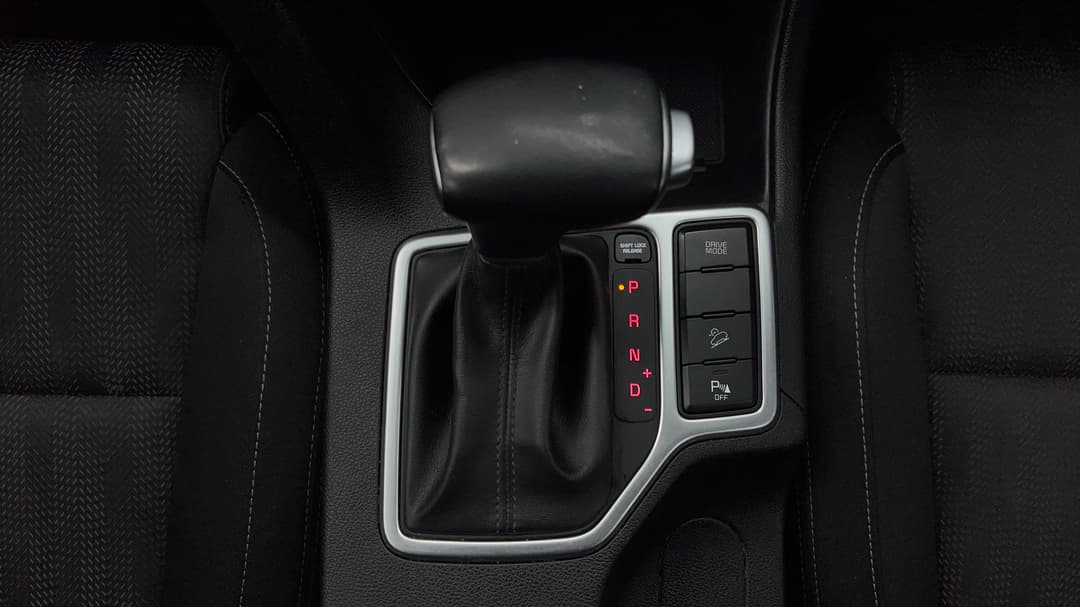 2018 Kia Sportage Si (FWD), Automatic, 120136 km, Gear Lever 