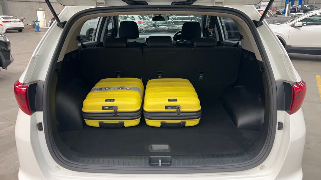 2018 Kia Sportage Si (FWD), Automatic, 120136 km, Boot Inside View with Luggage
