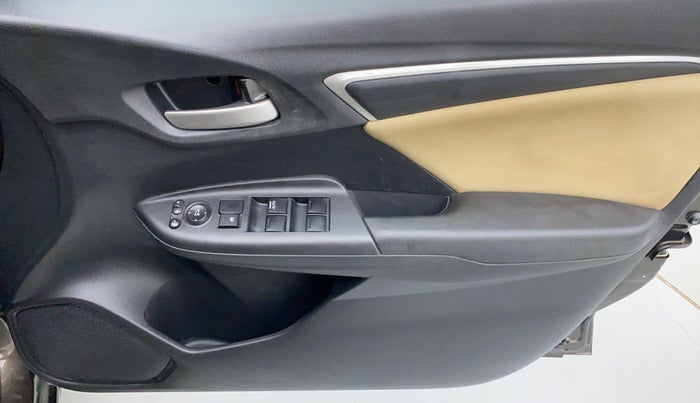 2018 Honda Jazz 1.2 V AT, Petrol, Automatic, 53,263 km, Driver Side Door Panels Control