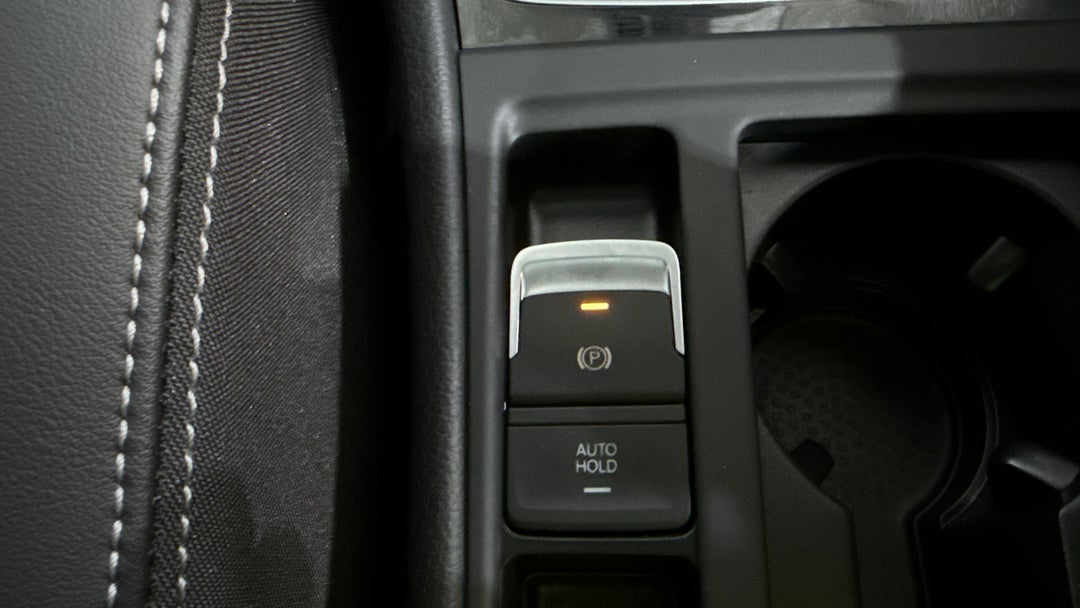 2020 Volkswagen Golf R, Automatic, 45290 km, Handbrake