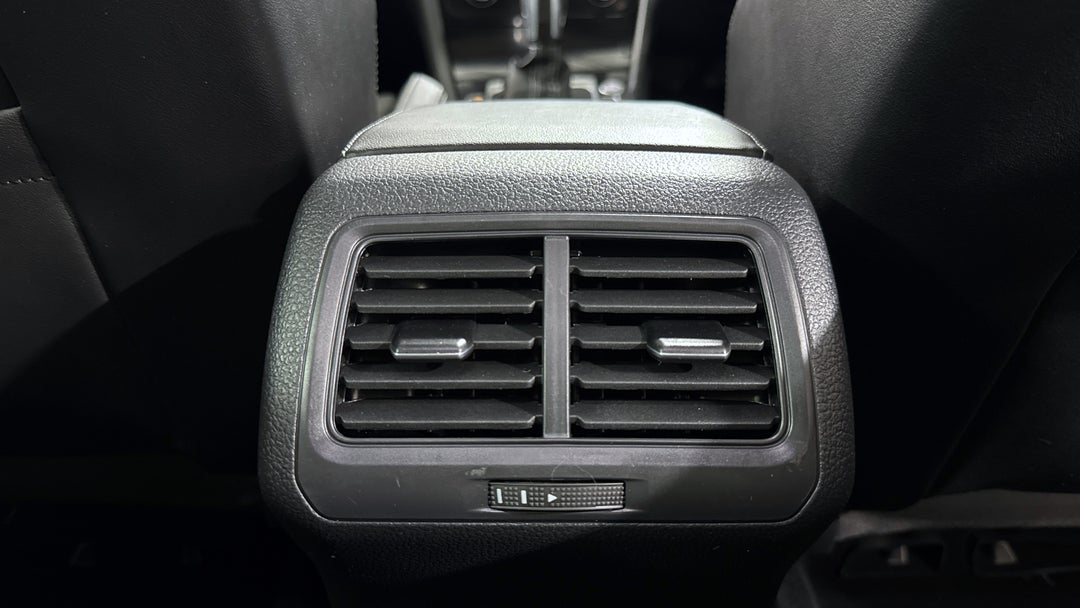 2020 Volkswagen Golf R, Automatic, 45290 km, Rear A/C Vent