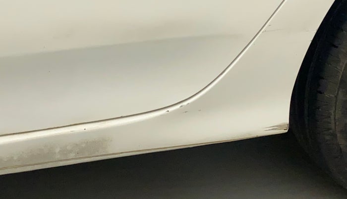 2012 Honda City 1.5L I-VTEC S MT, Petrol, Manual, 1,00,480 km, Left running board - Paint is slightly faded