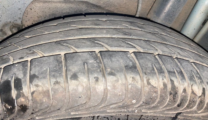 2015 Tata Zest XT PETROL, Petrol, Manual, 58,442 km, Left Rear Tyre Tread