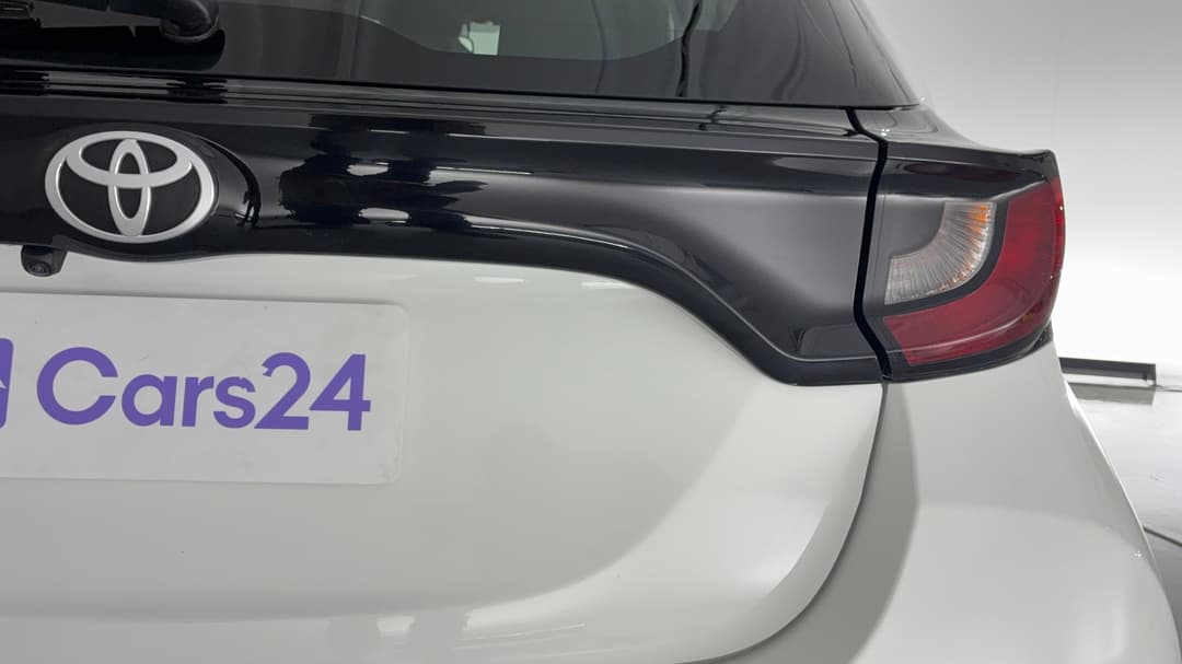 2024 Toyota Yaris Ascent Sport, Automatic, 19342 km, Badge (Boot Right Side)