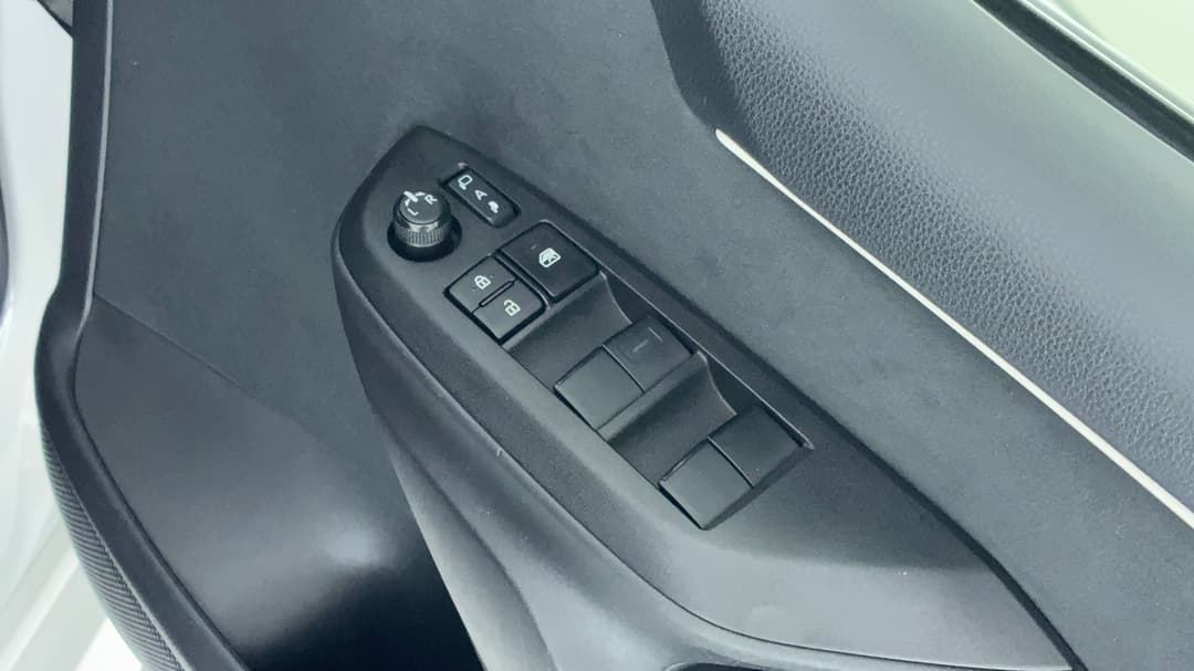 2024 Toyota Yaris Ascent Sport, Automatic, 19342 km, Drivers Side Door Panel Controls
