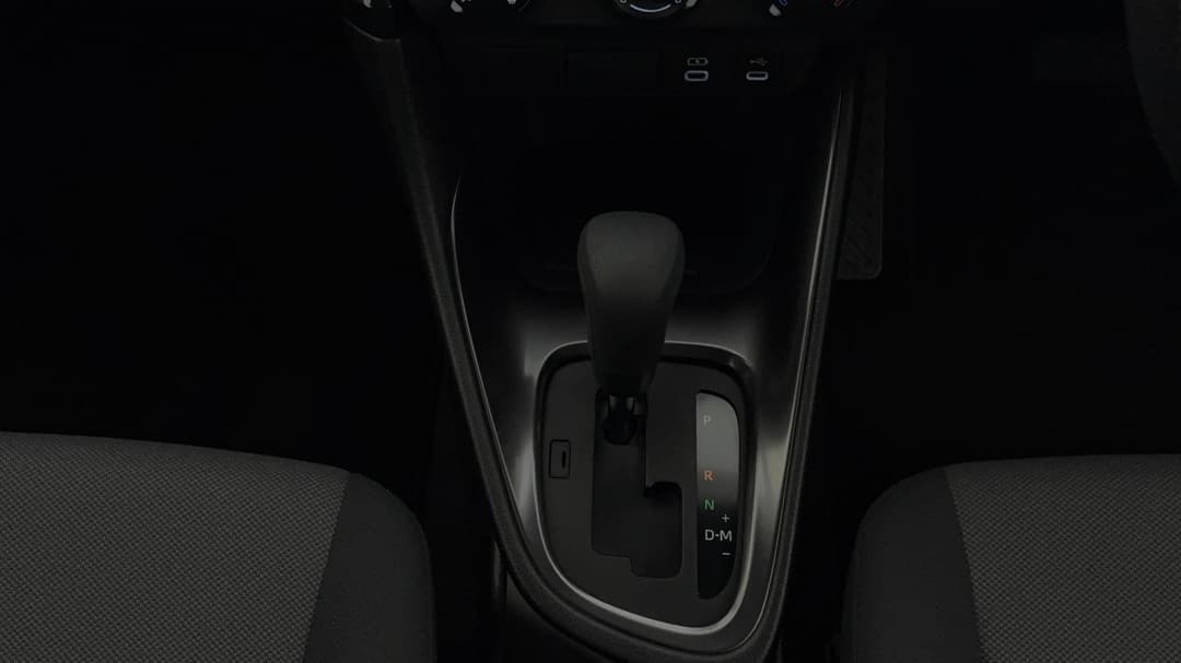 2024 Toyota Yaris Ascent Sport, Automatic, 19342 km, Gear Lever 