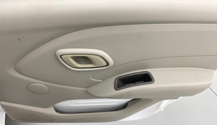 2016 Datsun Redi Go T (O), Petrol, Manual, 59,893 km, Driver Side Door Panels Control