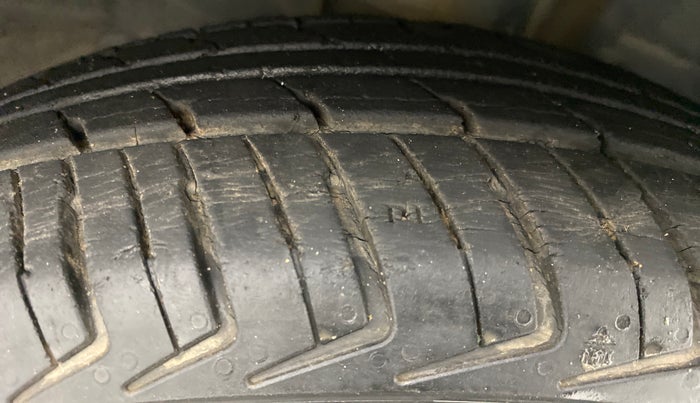2016 Datsun Redi Go T (O), Petrol, Manual, 59,893 km, Left Front Tyre Tread
