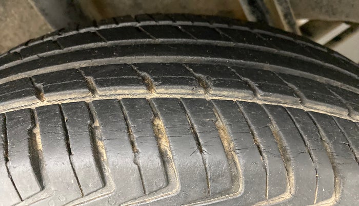 2016 Datsun Redi Go T (O), Petrol, Manual, 59,893 km, Left Rear Tyre Tread