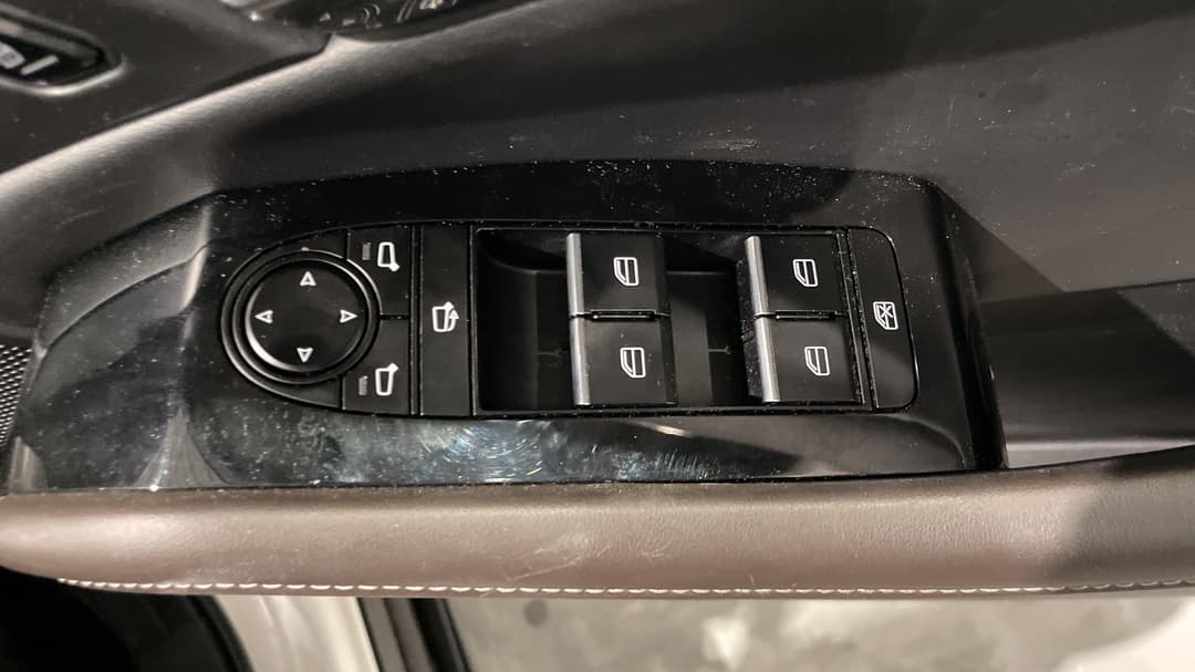 2023 Mazda CX-30 G25 Touring (FWD), Automatic, 40651 km, Drivers Side Door Panel Controls