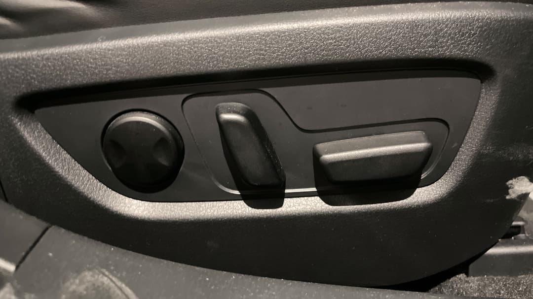 2023 Mazda CX-30 G25 Touring (FWD), Automatic, 40651 km, Drivers Side Adjustment Panel