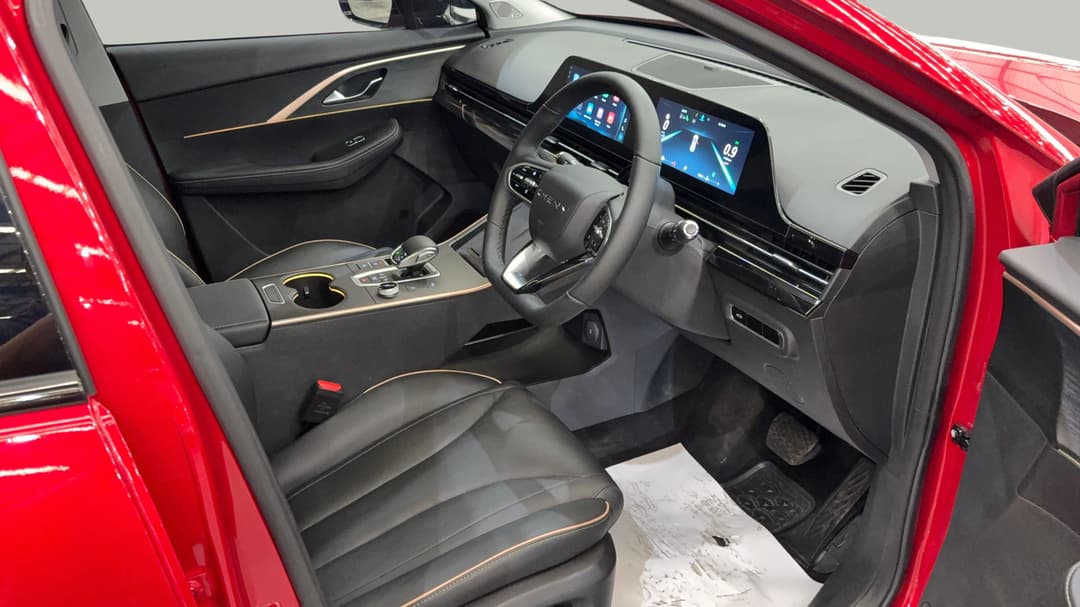 2024 Chery Omoda 5 Ex (high Version), Automatic, 9902 km, Right Side Front Door Cabin View