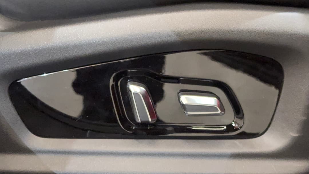 2024 Chery Omoda 5 Ex (high Version), Automatic, 9902 km, Drivers Side Adjustment Panel