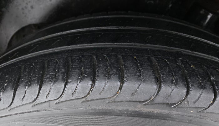 2016 Hyundai Creta 1.6 SX PLUS PETROL, Petrol, Manual, 86,197 km, Left Rear Tyre Tread