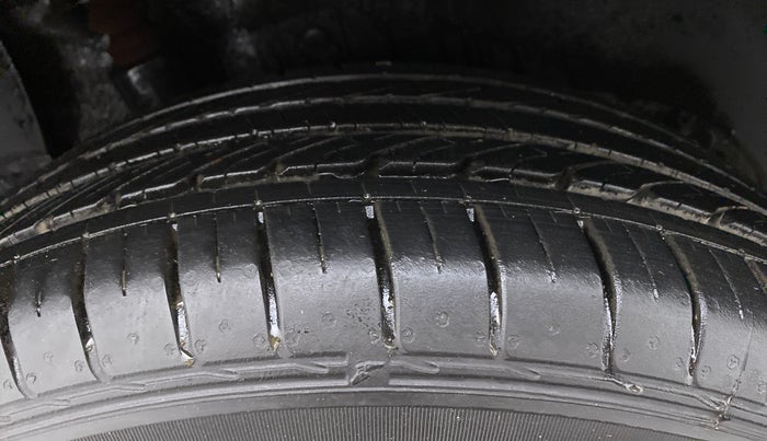 2016 Hyundai Creta 1.6 SX PLUS PETROL, Petrol, Manual, 86,197 km, Right Rear Tyre Tread