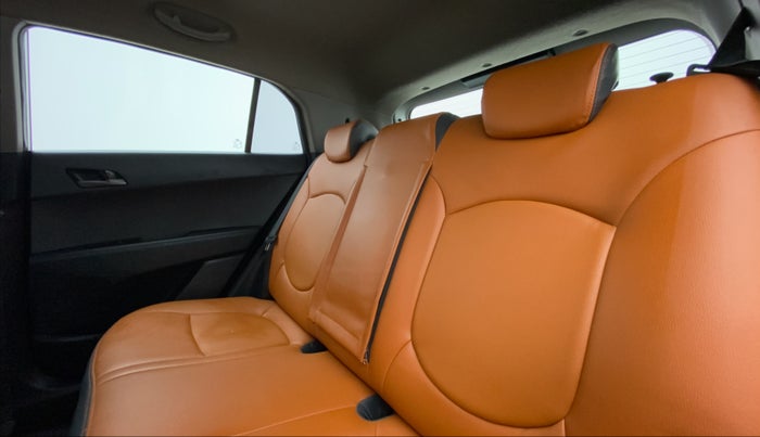 2016 Hyundai Creta 1.6 SX PLUS PETROL, Petrol, Manual, 86,197 km, Right Side Rear Door Cabin