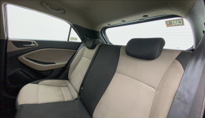 2016 Hyundai Elite i20 ASTA 1.4 CRDI (O), Diesel, Manual, 71,748 km, Right Side Rear Door Cabin