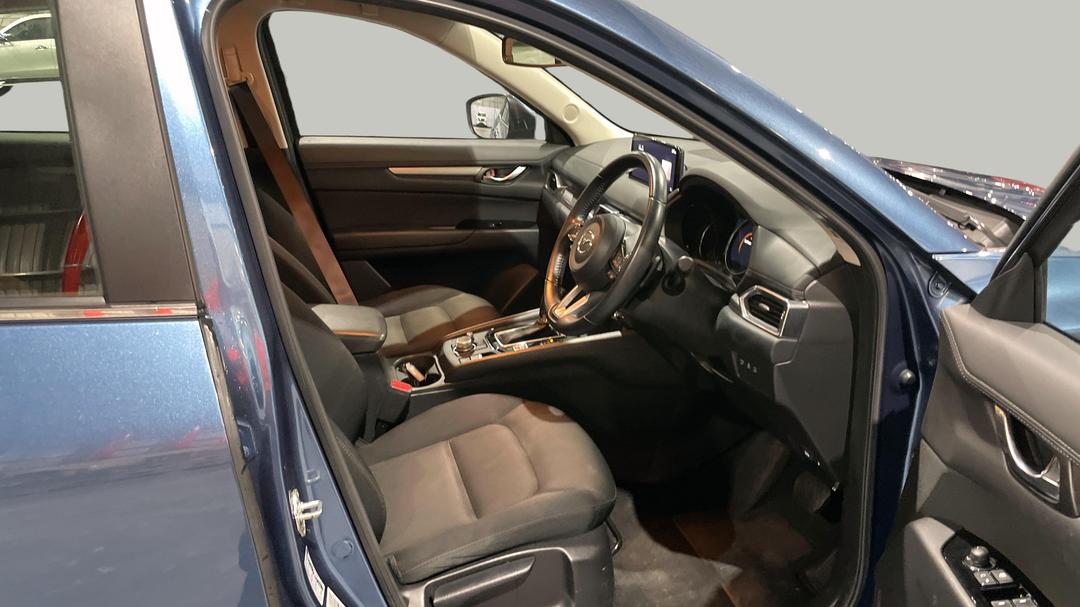 2024 Mazda CX-5 G25 Maxx Sport (FWD), Automatic, 43149 km, Right Side Front Door Cabin View