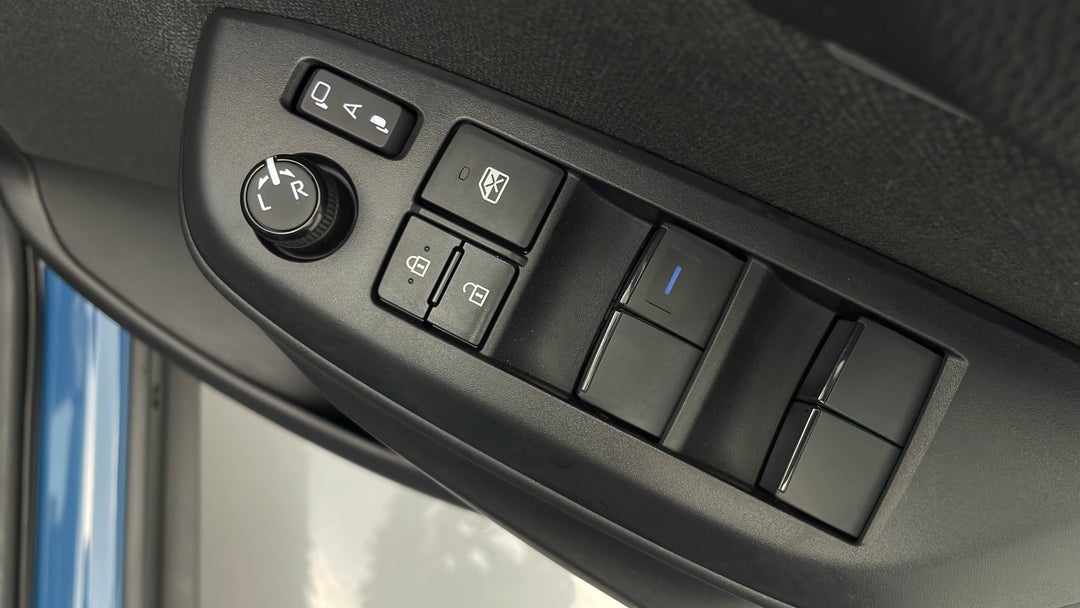 2021 Toyota Yaris Cross Gx, Automatic, 5981 km, Drivers Side Door Panel Controls