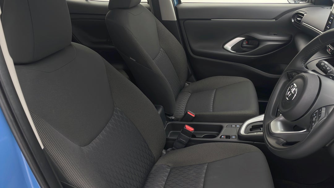 2021 Toyota Yaris Cross Gx, Automatic, 5981 km, Right Side Front Door Cabin View