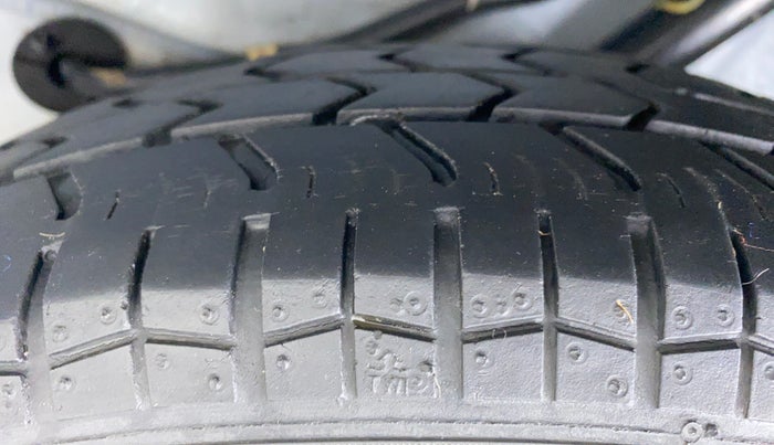 2015 Honda Amaze 1.2 SMT I VTEC, Petrol, Manual, 32,858 km, Left Rear Tyre Tread