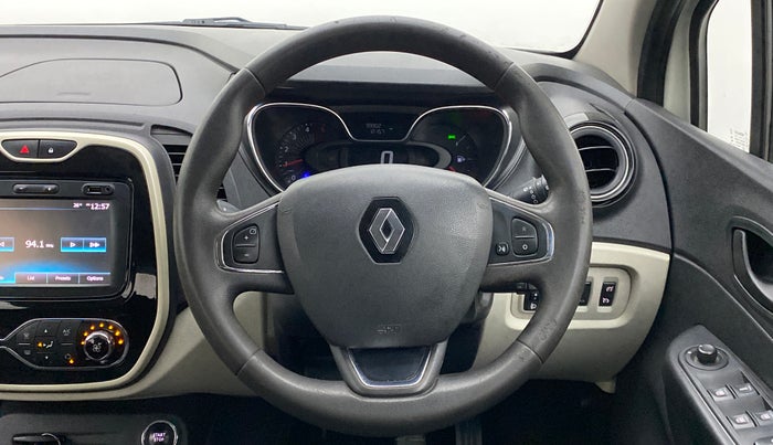 2018 Renault Captur 1.5 RXL MT, Diesel, Manual, 99,952 km, Steering Wheel Close Up