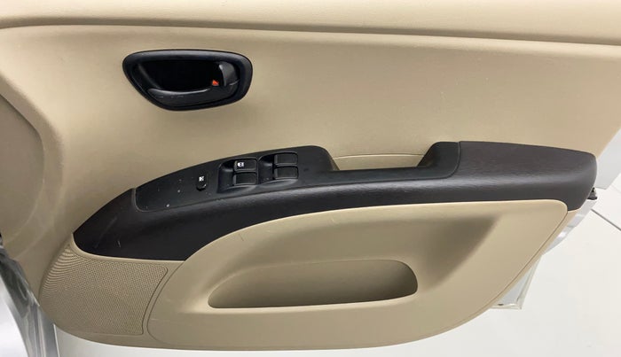 2015 Hyundai i10 MAGNA 1.1, Petrol, Manual, 39,010 km, Driver Side Door Panels Control