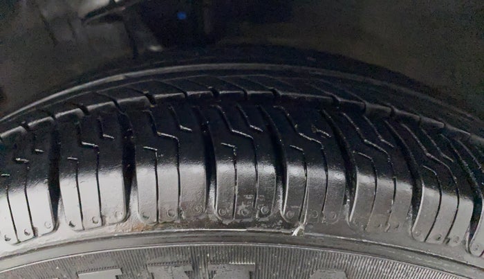 2015 Hyundai i10 MAGNA 1.1, Petrol, Manual, 39,010 km, Left Front Tyre Tread